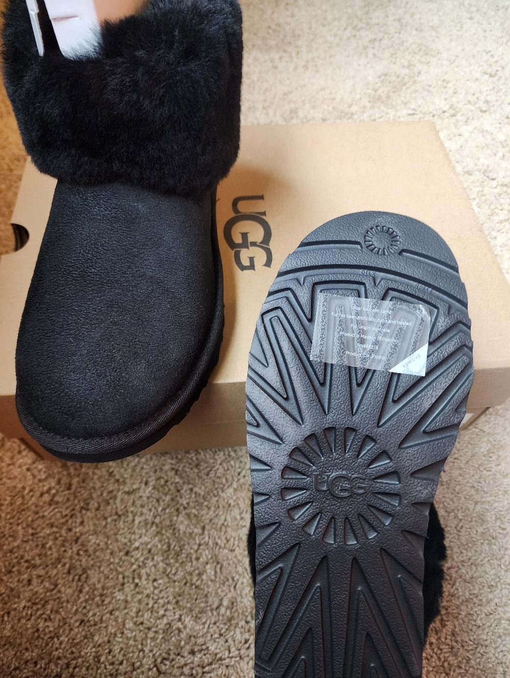 Women New Nwt In Box Black Ugg Boots Fur 8 Classic Mini Fluff - Picture 3 of 3